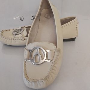 Cream Wishbone Collection Mocassins